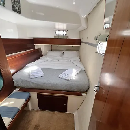 Catamaran Corto Maltese Iii Πλωτό κατάλυμα *