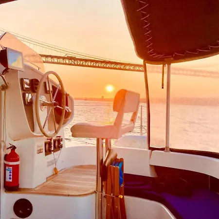 Catamaran Corto Maltese Iii Bateau-hôtel *