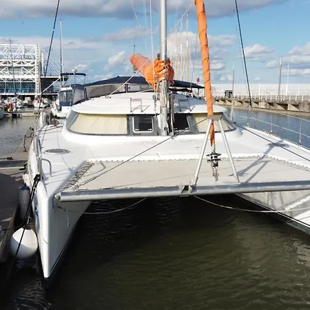 Catamaran Corto Maltese Iii *