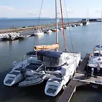 Botel Catamaran Corto Maltese Iii *